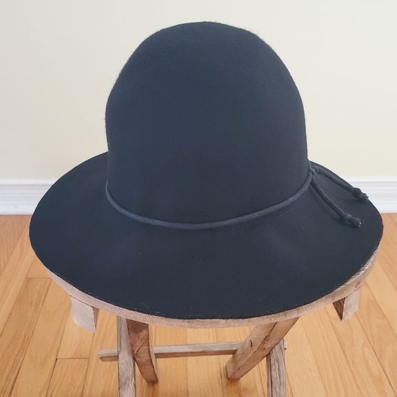 Hat - Picture 2 of 3